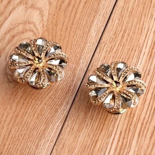 Caretive fashion luxury black brown crystal flower drawer tv cabinet wine cabinet knob gold antique iron cupboard dresse handle