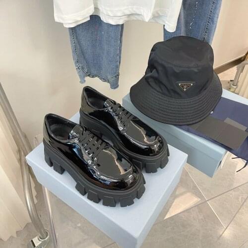 Black patent leather Oxfords loafers Round apron toes lug sole lace-up shoes women luxury designers low heel platform luxe flats