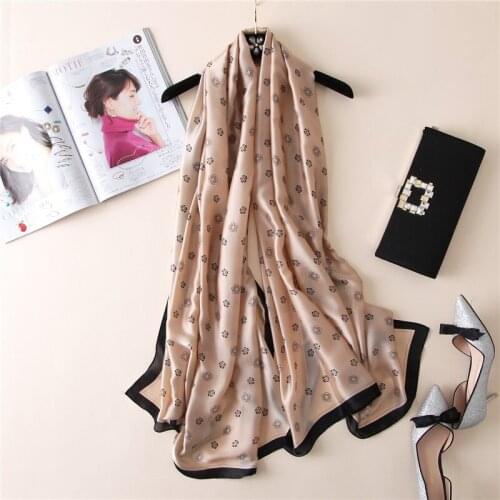New Cute Flower Printed Scarf 100% Pure Silk Women Pashmina Beach Sun protective Fresh Scarf Shawl Female Luxury Wraps Pashmina