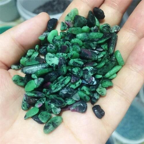 Natural red and green treasure tumbling granular stone crystal healing specimen gem mineral family desktop aquarium decoration