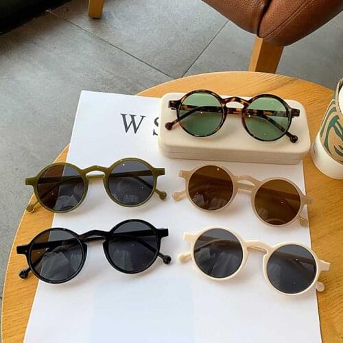Retro Round Sunglasses Women Brand Designer Classic Vintage Small Frame Sun Glasses Ladies Black Driving Eyewear Korean Style