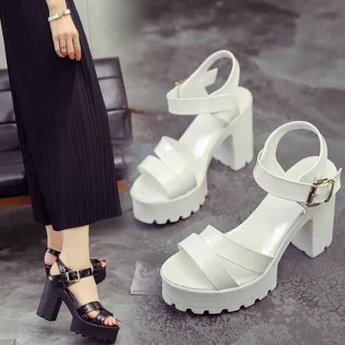 2018 new sandals thick with a word buckle fish mouth solid color sandals female waterproof platform high heel women shoes