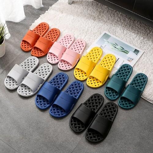 New Leaky Slippers Bathroom Bathing Simple Mens and Womens Home Indoor Massage Sandals and Slippers Featured Beach Slippers