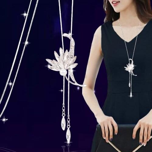 Fashion Flower Shaped Pendant Necklace with Blue Rhinestone Crystal Jewelry for Women Clothes Accessories