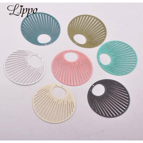 30pcs AB5240 30mm Laser Cut Round Charms