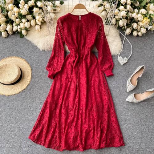 2021 Womens Spring New Fashion Retro Court Style O-neck Puff Sleeve Mesh Lace Hollow Hook Flower Pleated Patchwork Dress D0131