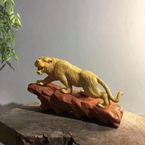 Buxus wood carving crafts wood tiger tiger animal decoration feng shui ornaments creative