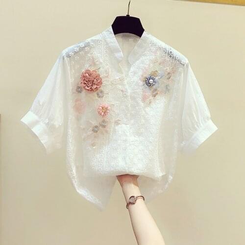 Vintage Embroidery Women Shirts 2021 Summer New V-Neck Short-Sleeved Loose Lady Elegant Pulls Outwear Coat Tops