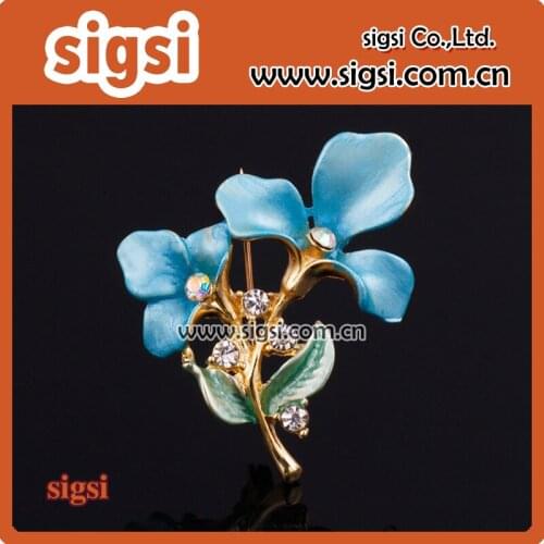 Gold Tone blue Enamel Rhinestone Faux Wild Rose Design Brooch Pin