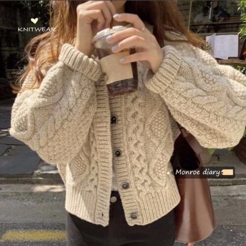 Retro twist cardigan sweater coat 2021 new winter womens college lazy style long-sleeved top trend o neck long sleeve