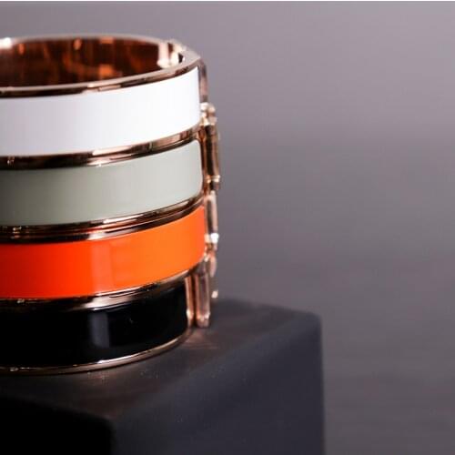 Iconic Letter Logo Metal Chain Pendant Necklace Effortless Silver/Gold Plated Enamel Glaze Bangle Lovers Event Banquet Date Gift