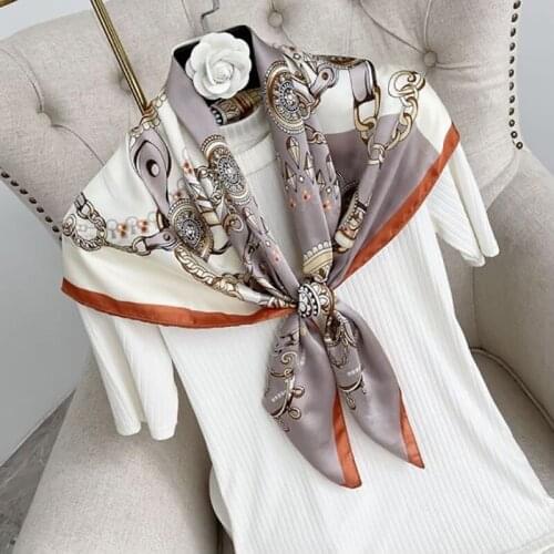 2021 designer ladies silk scarf pattern neck hairband fluffed 90*90 square head tie printing scarf Bufanda