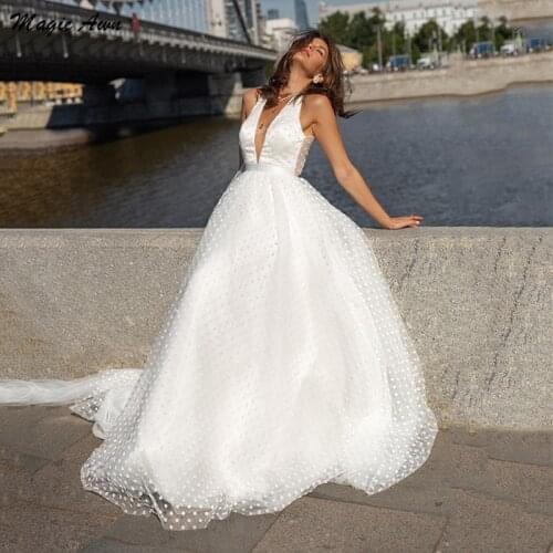 Magic Awn Beach Wedding Dresses 2021 Spot Tulle Sleeveless V-Neck Bohemian Bride Dress A-Line Open Back Princess Vestidos Boda