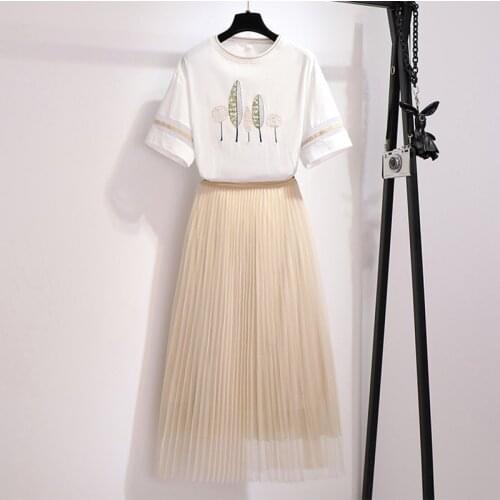 2020 New Summer Womens Two Piece Set Short Sleeve Fashion Printed T-shirt + Elastic Waist Mesh Skirt Set Ladies Mori Girl Suits