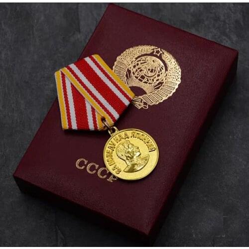 Soviet Union CCCP Stalin Patriotic War Defeat Japan Medal Alloy Honors Certificates Large Collection Box USSR Badge