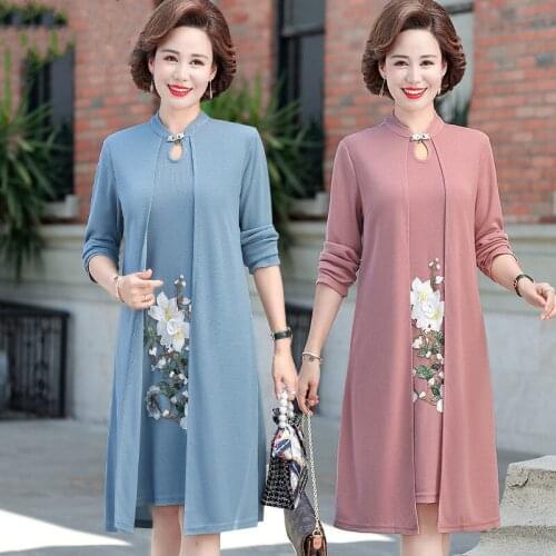 Mother Dress 2021 Autumn Long Sleeve Fake Two Pieces Cheongsam Dresses Middle Aged Womens Flower Embroidery Elegant Dress W2342