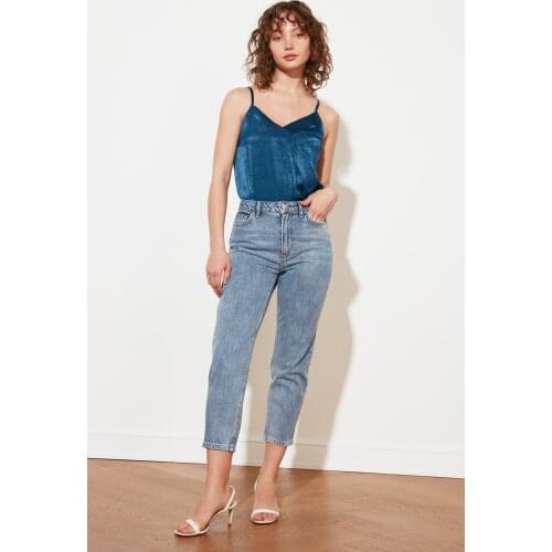 Trendyol High Bel Petit Mom Jeans TWOSS21JE0474