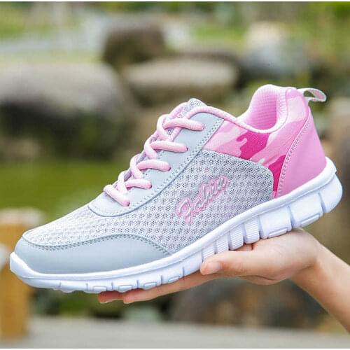 Sport Shoes Women Breathable Lace-up Non-slip Flats Sneakers Ultra Light Ladies Comfortable Outdoor Athletic Shoes Gym Trainers