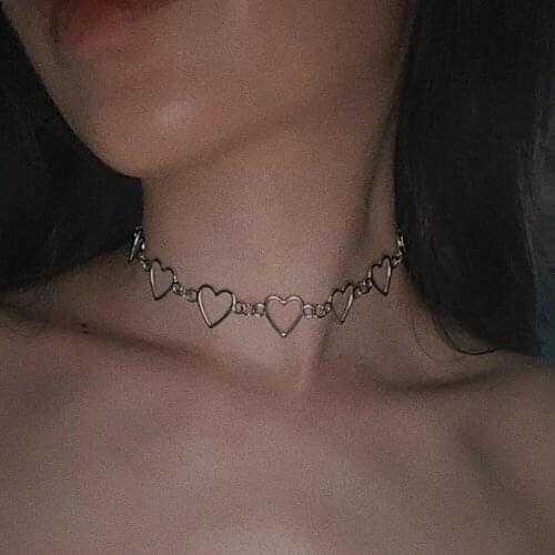 Bird feather Chokers On The Neck