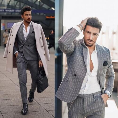 2020 Gray Mens Suits Striped Peaked Lapel 2 Pieces Groom Wedding Wear Tuxedos Party Prom Formal Work Blazer