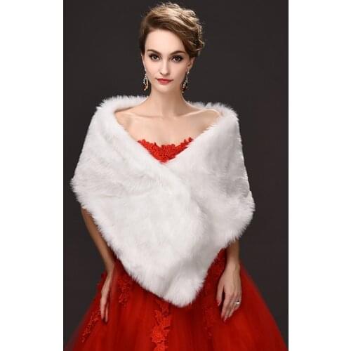 Hot Sell Winter Bridal Wraps Faux Fur Wedding Cloaks Winter Wraps Coat Bridal Women Wedding Coat Accessories EE7744