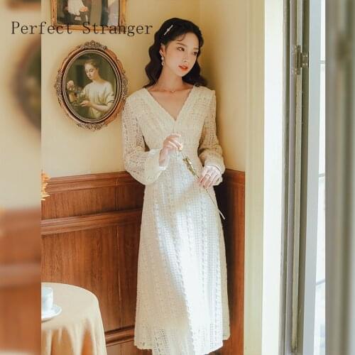 2021 Autumn New Arrival High Quality Retro V Collar Collect Waist Long Sleeve Women Long Lace Dress