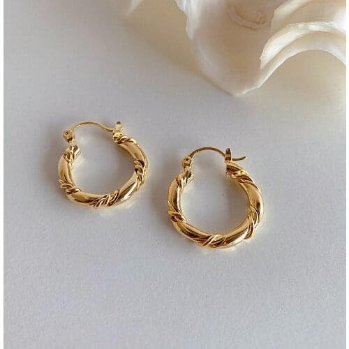 2021 New Fresh French Style Twisted Textured Circle Gold Curved Hoop Earrings For Women Gold Plated Delicate Jewellry