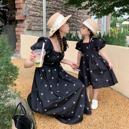 2021 Summer Mother and Daughter Family Matching Clothes Korean Puff Sleeve Embroidery Mother and Girls Dresses Family Look Dress
