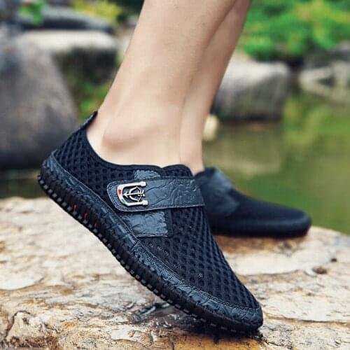 New Mens Casual Shoes Leather Mesh Loafers Moccasin Shoes Men Hollow Out Breathable All-match Solid Color Driving Shoes Men