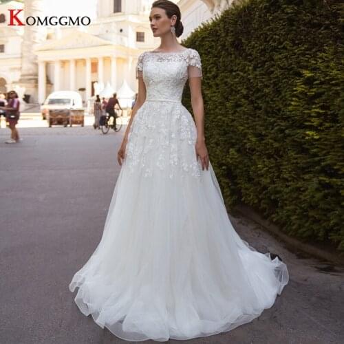 2021 Hot Sale Cap Sleeve Chapel Train Button Wedding Dress Custom Made Boat Neck Embroidery Appliques Tulle Bridal Ball Gown
