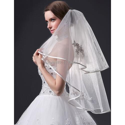 Hot Sale High Quality Layers 2 White Ivory Lace Appliques Bridal Accessories Ribbon Edge Wedding Veil With Comb