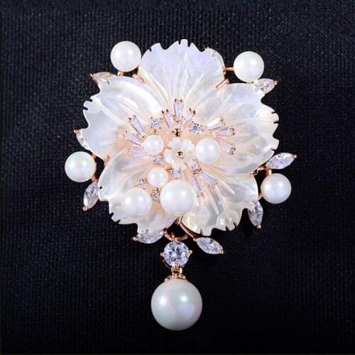 Natural Shell Petals Brooch Korean Style Rose Flowers Shape Pearls Decorative All-Match Temperament Gifts for Women Accessories