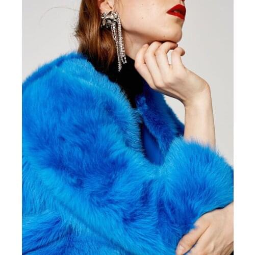 HIGH QUALITY 2020 winter thick warm v-neck faux fur coats Korean short hairy fake fox fur jackets blue A228