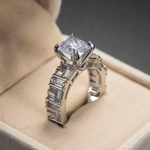 Fashionable Delicate and Luxurious Zircon Square Ring Engagement Ring For Ladies Wedding Bridal Jewelry Gift Trendy