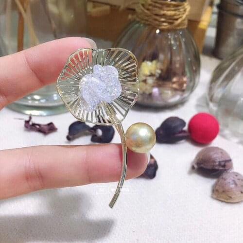 Elegant Flower Brooch Pin Crystal Costume Jewelry Clothes Accessories Jewelry Brooches For Wedding Simulated Pearl Brooches