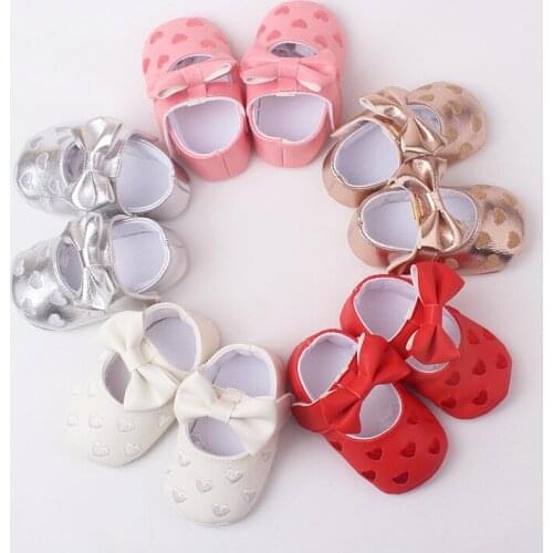 Newborn Baby Girls Walking Shoes Heart Embroidery PU Leather Footwear Soft-Soled Moccasins Moccs Shoes Spring 0-12 Months