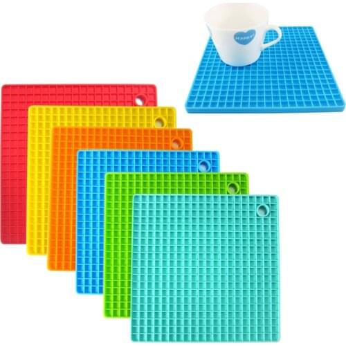 17.5*17.5cm Silicone Pot Holder, Trivet Mat, jar Opener, spoon Rest Non Slip, Flexible, Durable, Heat Resistant Hot Pads Thicker