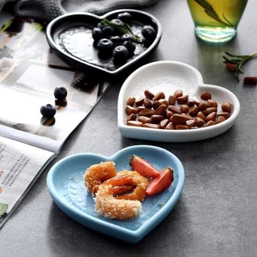 Heart-shaped Creative Ceramic Plate Irregular Western Restaurant Dessert Plate Flat Plate 5 Inch Dessert Fruit Plate