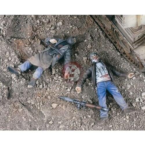 Two modern resin soldiers 1:35