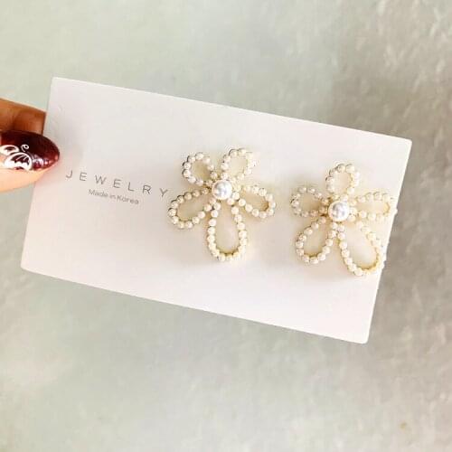 Stud Earrings for Women Fashionable Flower Crystal Earrings Pearl Luxurious Elegant Geometric Earrings Jewelry Wholesale