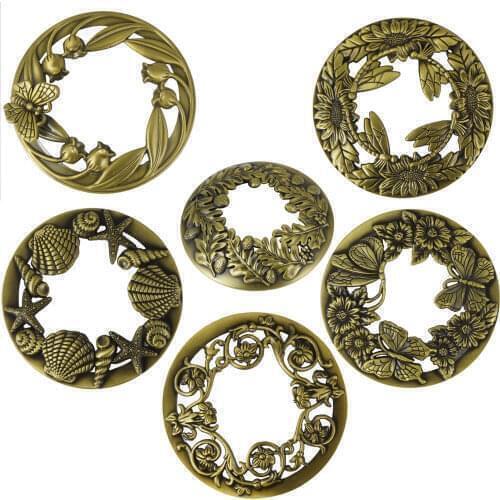 1P Candle Jar Cover Lid Vintage Flower Patterns Hollow Cover Lid Antique Bronze Shade Sleeves Candle Topper for Home Party Decor