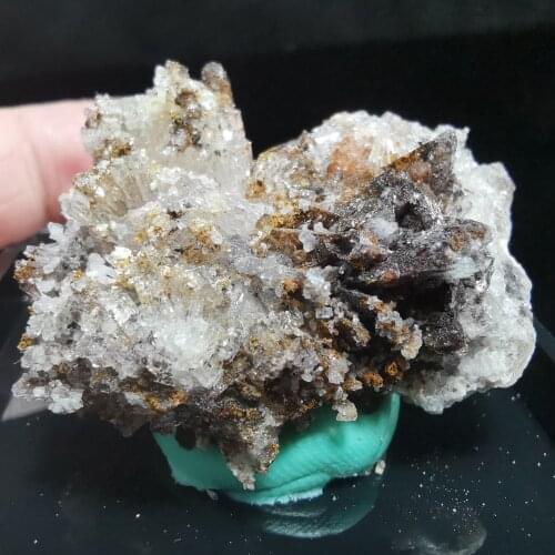 Natural high quality aluminum fluoride anhydrite and Fluorite Crystal crystal healing energy stone decorative QUARTZ GEM (box)