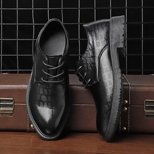 Soft Patent Leather Mens Dress Shoes Formal Business Work Pointed Toe Shoes Mens Oxford Flats Black Male Brogue Shoes