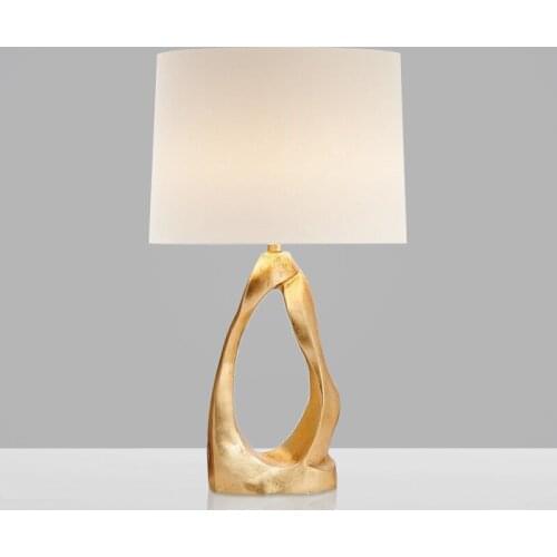 Modern Luxury Golden Table Lamps for Living Room Bedside Lamp Led Desk Lamp Designer Simple Table Lamps Home Deco Light Fixtures