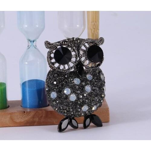 Beadsland Alloy Inlaid Rhinestone Brooch Owl Modeling Fashionable High-end Clothing Accessories Pin Woman Gift MM-908