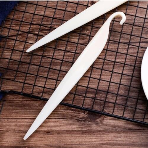 Chinese style cake scraper baking tool baking household simplicity one-piece plastic scraper baking abrasive products supplies