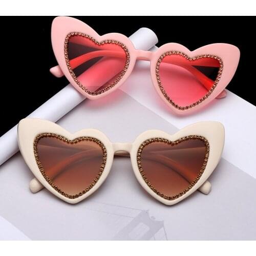 Ladies Rhinestone Heart Sunglasses Women Brand Designer Sun Glasses Female Retro Love Heart Shaped Crystal Diamond Glasses UV400