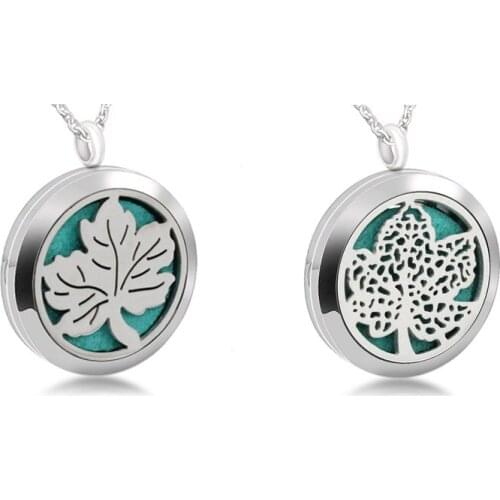 Maple Leaf Magnetic Perfume Lockets 30mm Aromatherapy Locket Pendant Essential Oil Diffuser Locket Necklace Jewelry