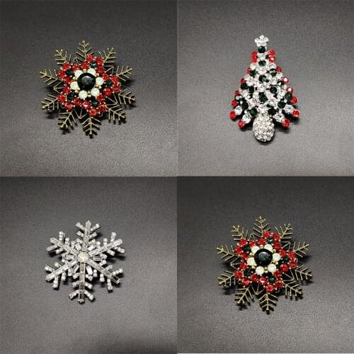 PD BROOCH 2020 New Christmas Snowflake Christmas Tree High-end Brooch Christmas Gift Decoration Clothing Accessories Enamel Pin