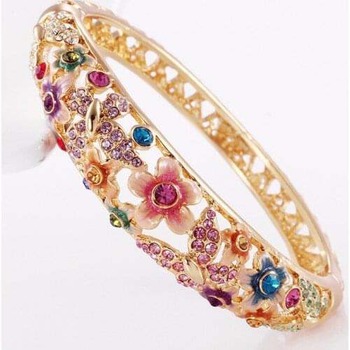 Hollowed out gold-plated butterfly dance bracelets, national style lovers, Japanese and Korean jewelry, Tanabata gifts